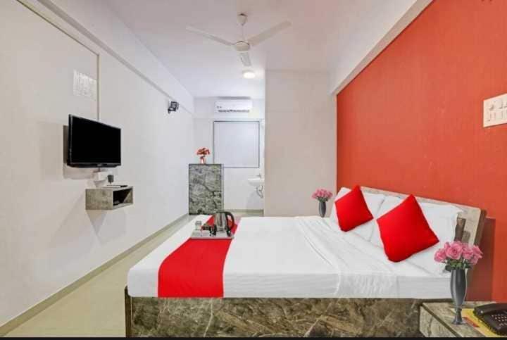 Oyo Hotel Apple Inn Сурат Екстер'єр фото