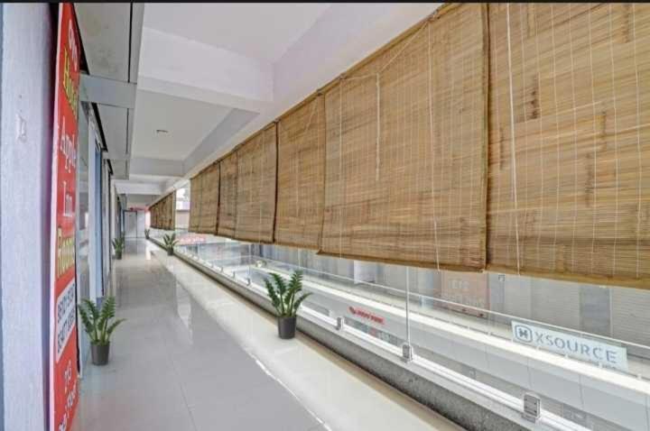 Oyo Hotel Apple Inn Сурат Екстер'єр фото